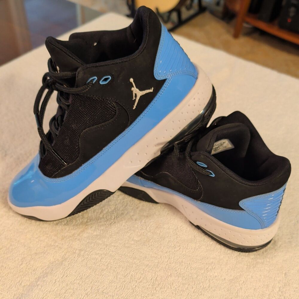Nike Air Jordan Max Aura 2 Black University Blue Leather Toe Cap Sz 7 Y